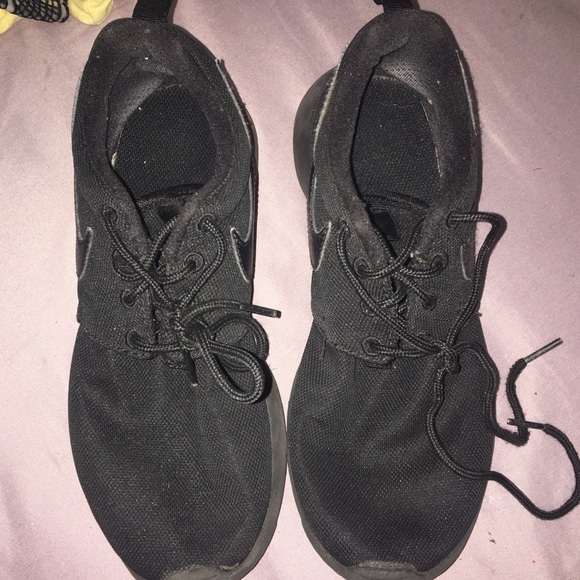 NIKE Roshe One Black - Picture 2 of 6